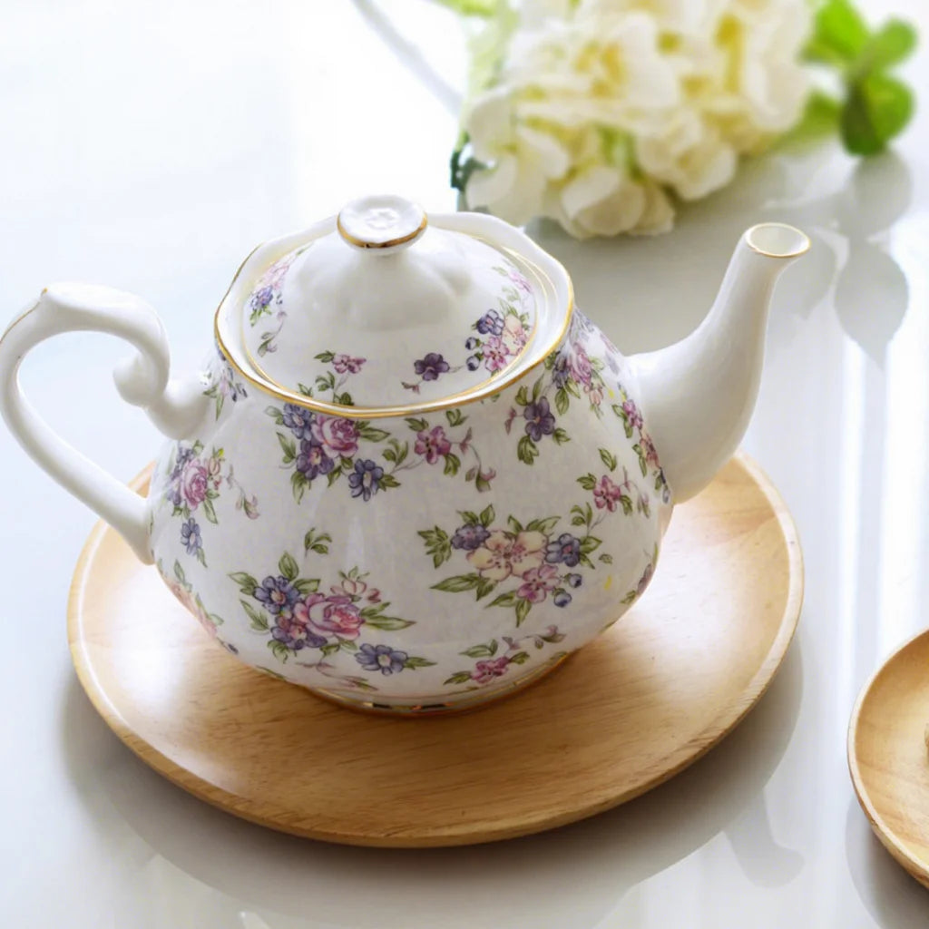 Vintage QIAN HU Retro European British Style Floral Decal Bone China Afternoon Tea 570ml Teapot With Real Gold Rim
