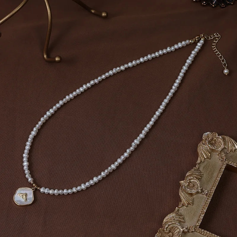 Vintage Natural Freshwater Pearl Necklace Fishtail Pendant Niche Design Sense Temperament Collarbone Chain Copper Material Gift