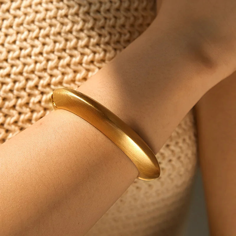 2024 New Arrival Fashion Jewelry Bohemian Hot Selling Women Luxury Cuff Bangles Elegance Design Alloy Minimal Bracelet Bangles