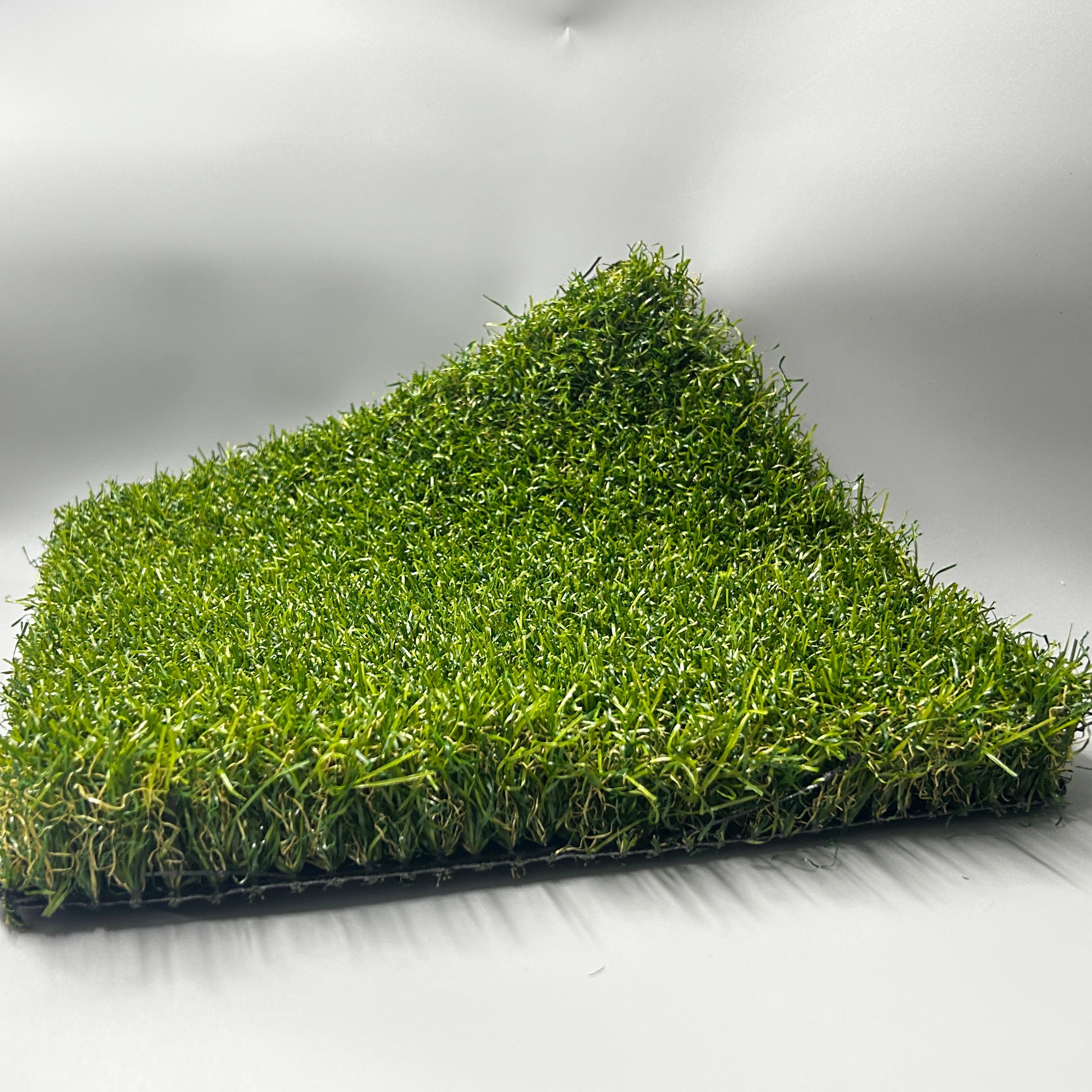 AVG Factory Wholesale Prato Sintetico 50 Mm Green PP Artificial Grass Rug Carpet 1.75" Pile Height Eco-Friendly UV Resistant