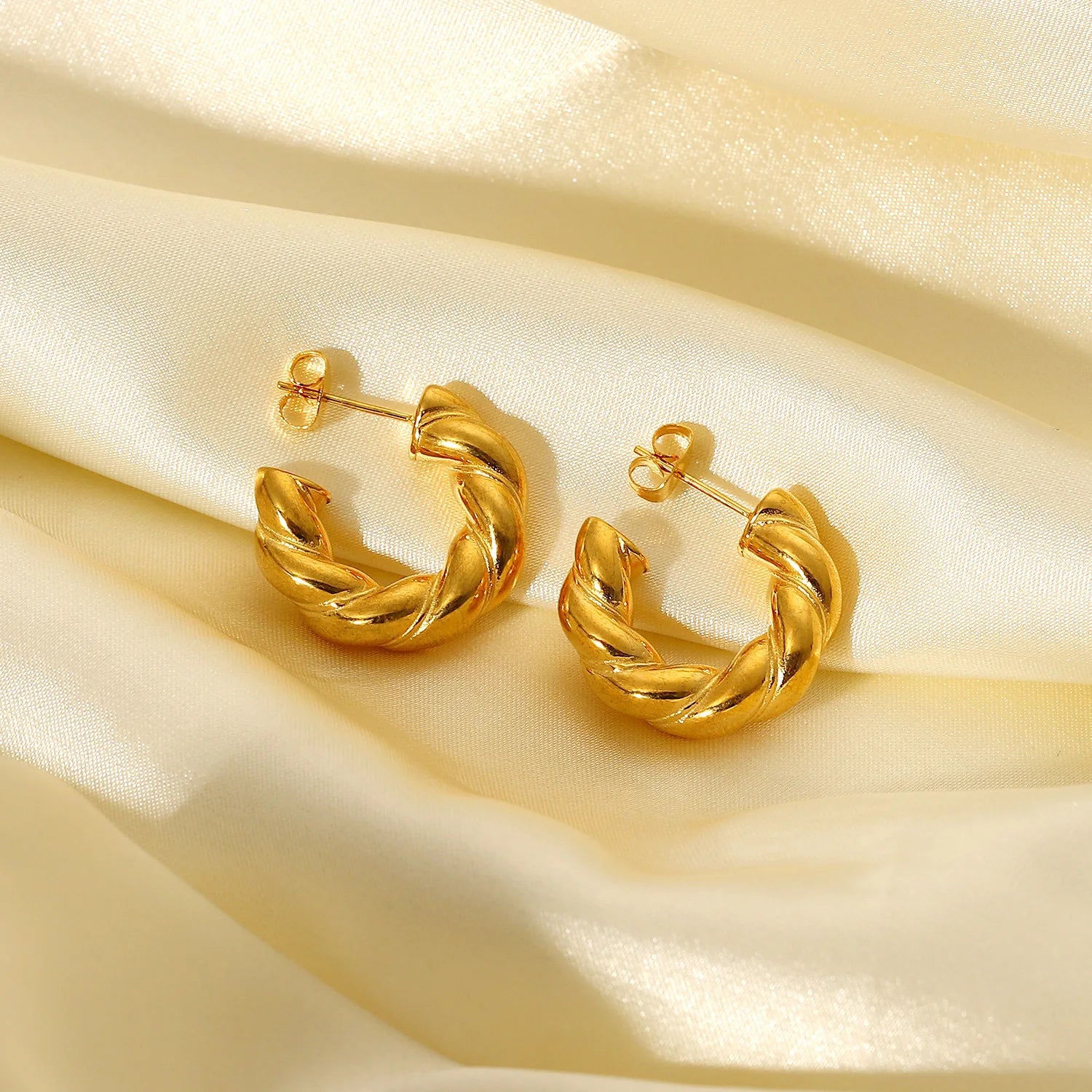 18K Gold Plated Stainless Steel Earrings Fashionable Thick C Shape Rope Cuffed Hoop Twisted Earrings Geometric Trendy Design