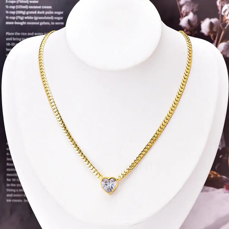 DAIHE Light Luxury Fashion Design Stainless Steel Heart-shaped Diamond Necklace