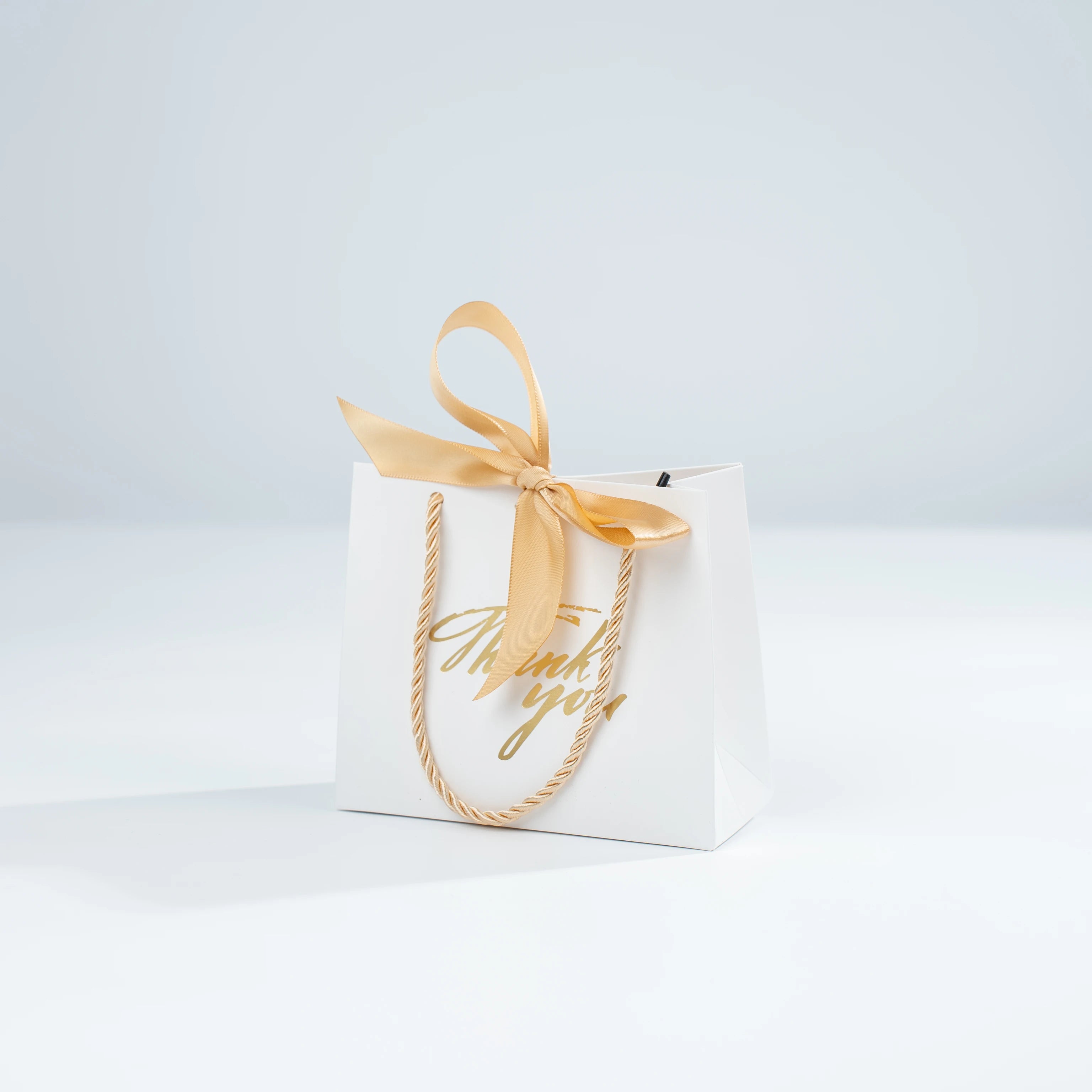 For Luxury Eco-Friendly Custom Printed Jewelry Packaging Paper Bags with Lamination Gift Art Paper Shopping Bags Custom Logo