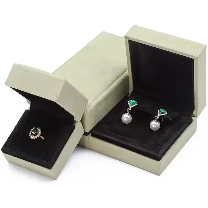 Deerskin Velvet Jewelry Box Four-leaf Clover Necklace Jewelry Packaging Engagement Ring Bracelet Bracelet