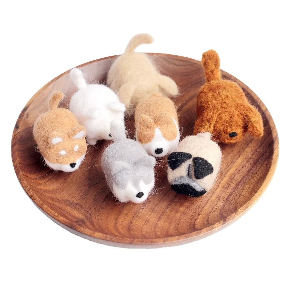Customized Handmade Folk Art Cute Cartoon Europe Faceless Dogs Wool Roving Felt Hot Sale Felters DIY Craft Set Children Adult