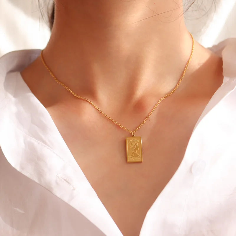 Wholesale Stainless Steel Necklaces for Women Fashion Jewelry Design square Pendant Engraved Queen Elizabeth Head Necklace