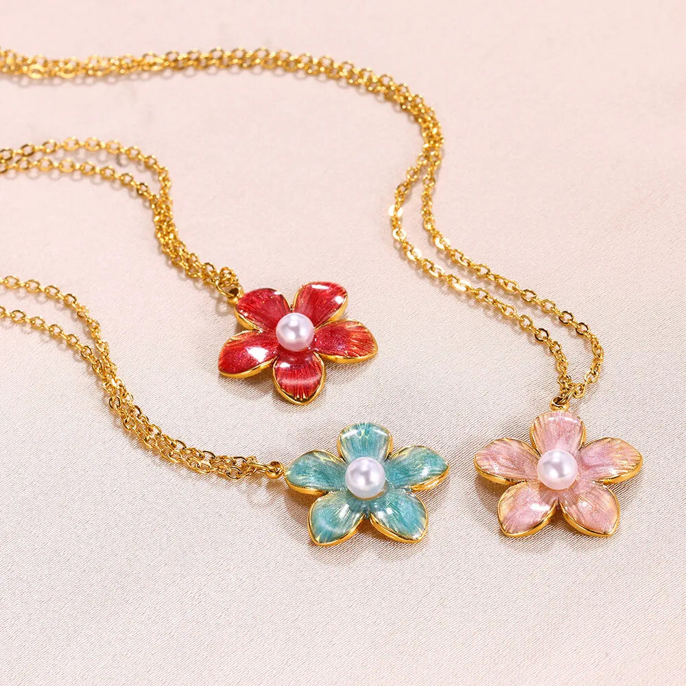 2025 New Stainless Steel Floral Daisy Necklace with Clavicle Chain for Women Non-Translucent Fashionable Pendant Collar