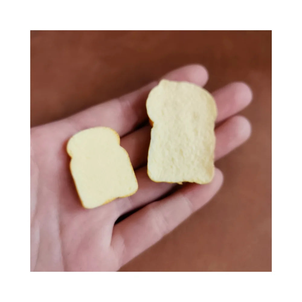 Hot Selling 100Pcs Realistic Bread Slices Artificial Toast Sandwich Bread Flatback Resin Cabochons for Kitchen Room Decoration