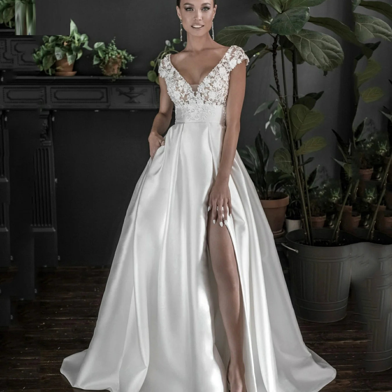 13434#Elegant Open Back A-Line Sleeveless Deep V-Neckline Sweep Train Backless Lace Applique Satin Wedding Dress Bridal Gown