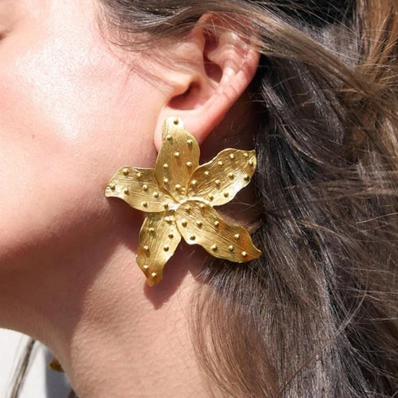 Hot Selling New Wholesale Fashion Jewelry Exaggerated New Golden Metal New Flower Earrings for Women Custom Starfish Earrings