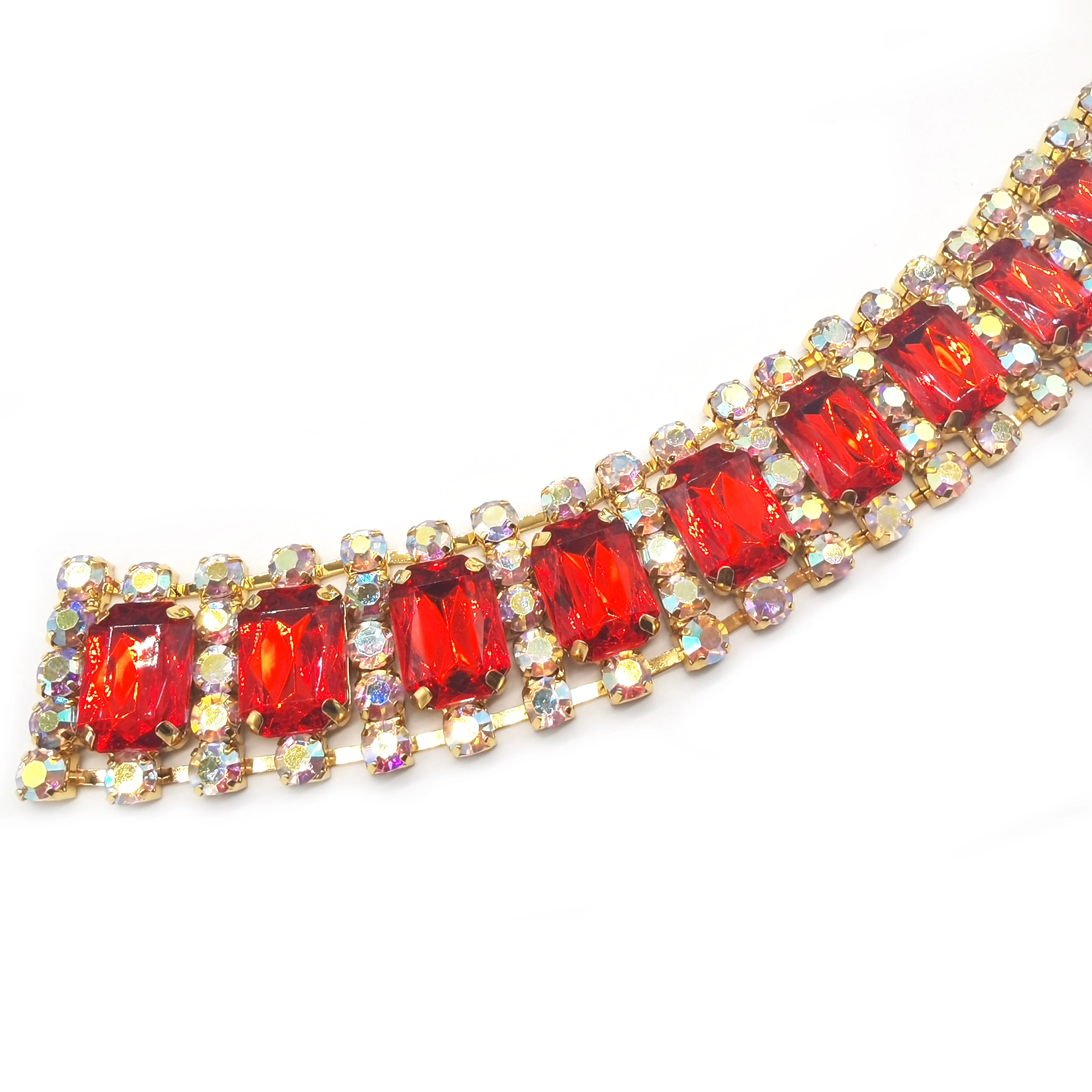 Charming Red Color Rhinestone Gold Trim Sew on Rhinestone Trim Chain Decorative Carnival Trimming for Dresses