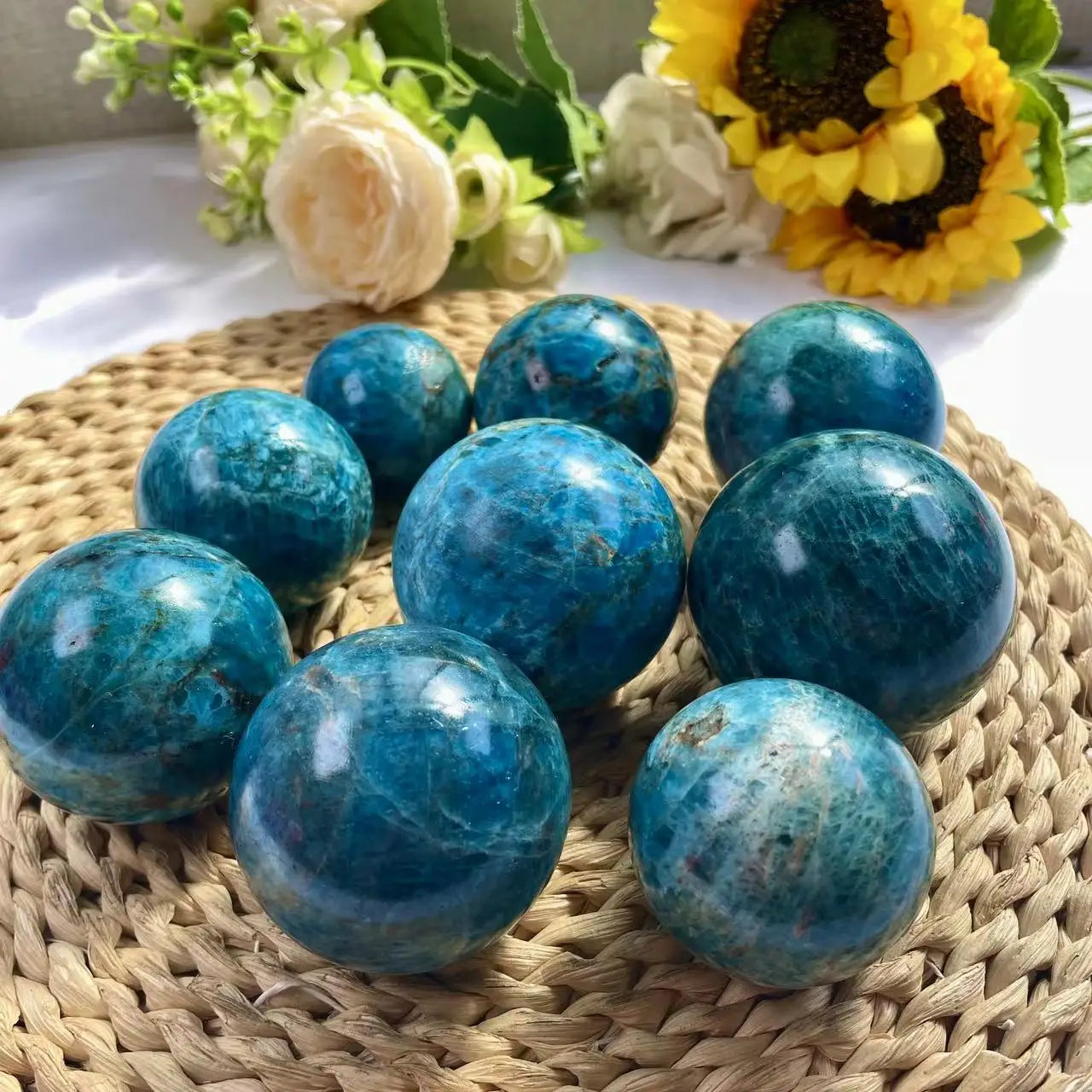 Crystal Sphere Folk Crafts Natural Blue Apatite Sphere  Healing Spiritual Crystal Palm Stone