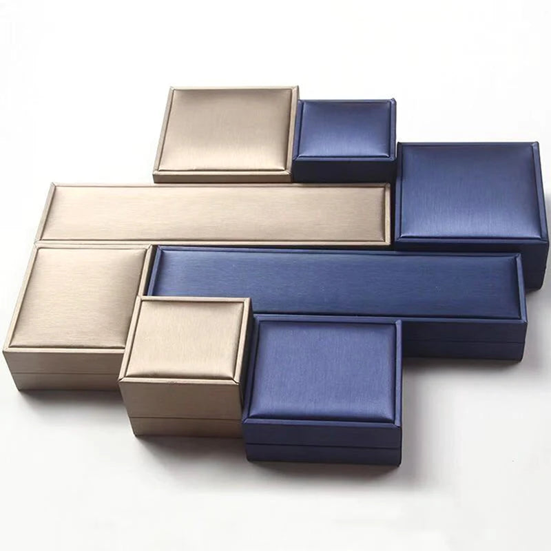 Custom Logo Printed Women Decorative Lockable Hanging White Leather Jewelry Organizer Box With Mirrored Drawer Pu