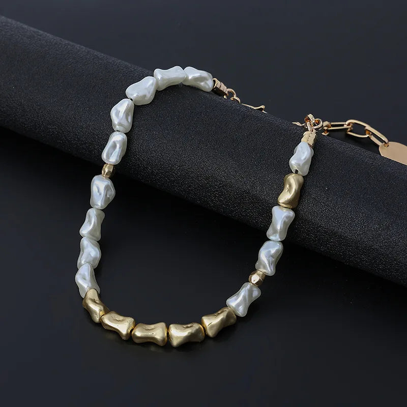 New Arrival White Pearl Gold Plated Irregular Alloy Charm Short Choker for Women