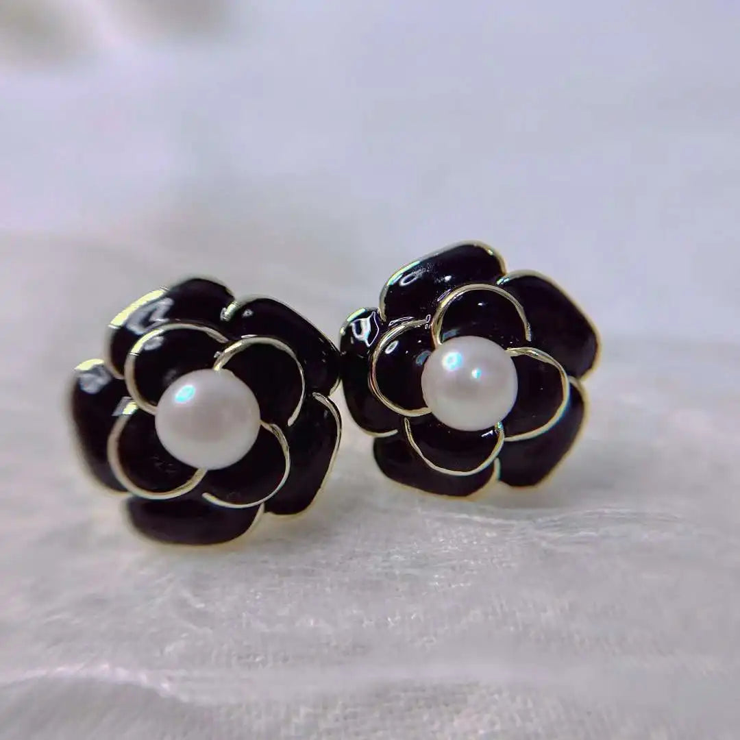 Advanced Luxury 6-7mm Natural Freshwater Pearl Stud Earrings Camellia Blossoming Flower Stud Earrings Light Luxury Accessory