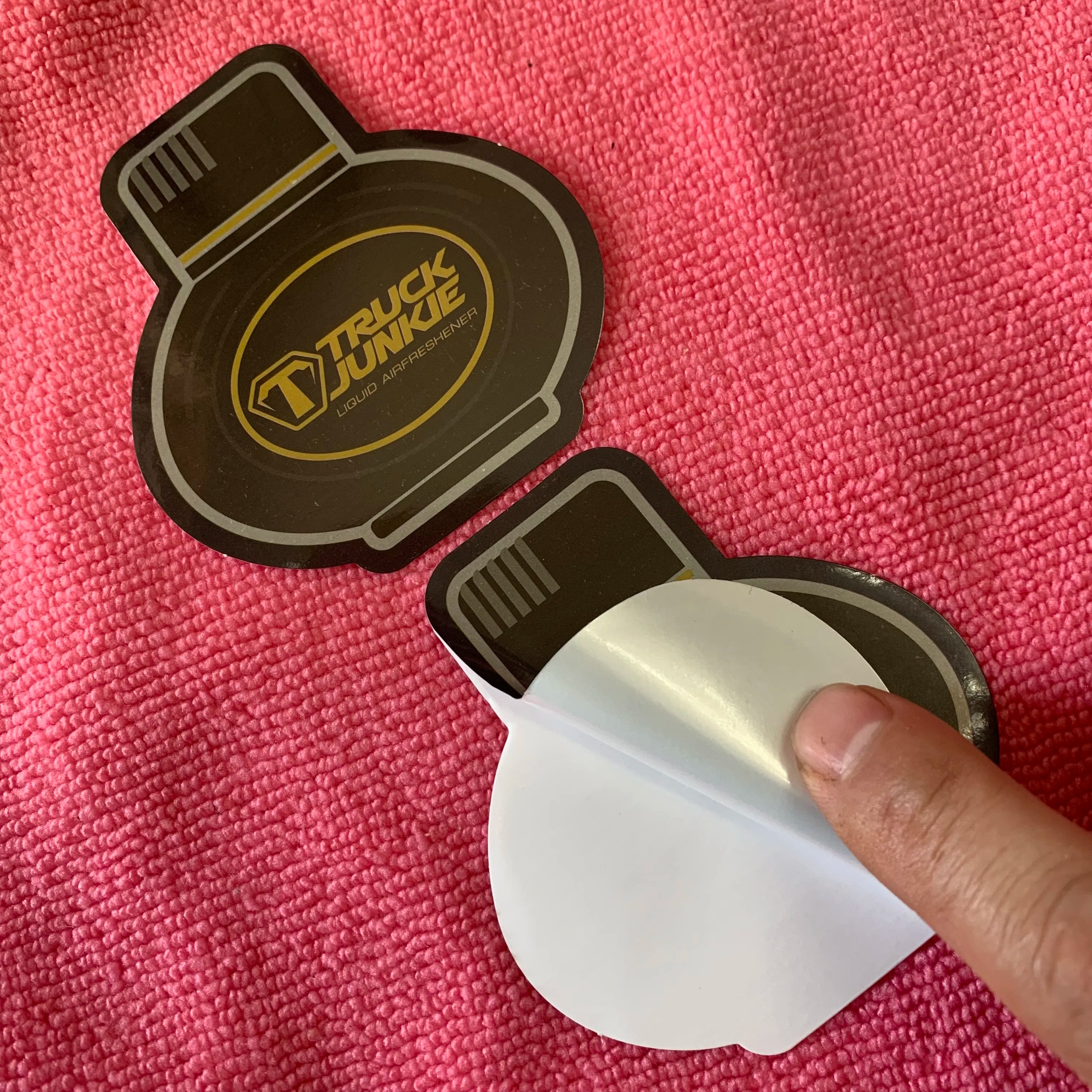 Die Cut Self Adhesive Waterproof PVC Plastic Sticker for ClothingEasy Peel UV Resist Cut Out logo Vinyl Sticker for Apparel