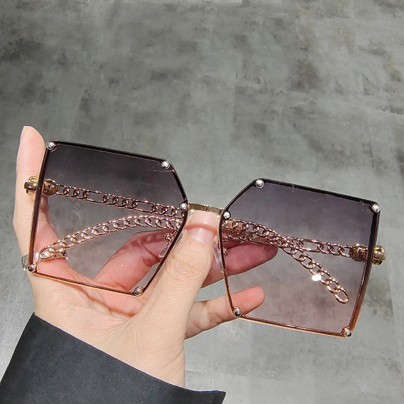 DOISYER Luxury Designer Sunglasses White Frame with Blue or Black Gradient Vintage Alloy Chain Rivet Hot Trendy Vintage Shades