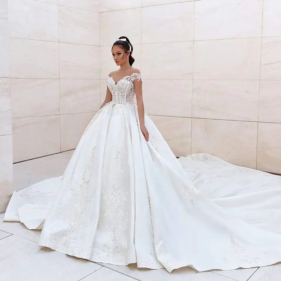 2023 New Elegant Embroidery Wedding Dress Luxury One-shoulder Lace Train Wedding Dress High-end Simple Sequin Wedding Dress