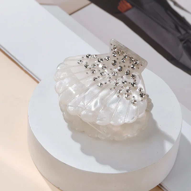 YHJ Wholesale Hair Claw Clips 5 cm Unbroken Seashell Acetate Hair Claw Customize logo Rhinestones Hair Claw for Women Girls