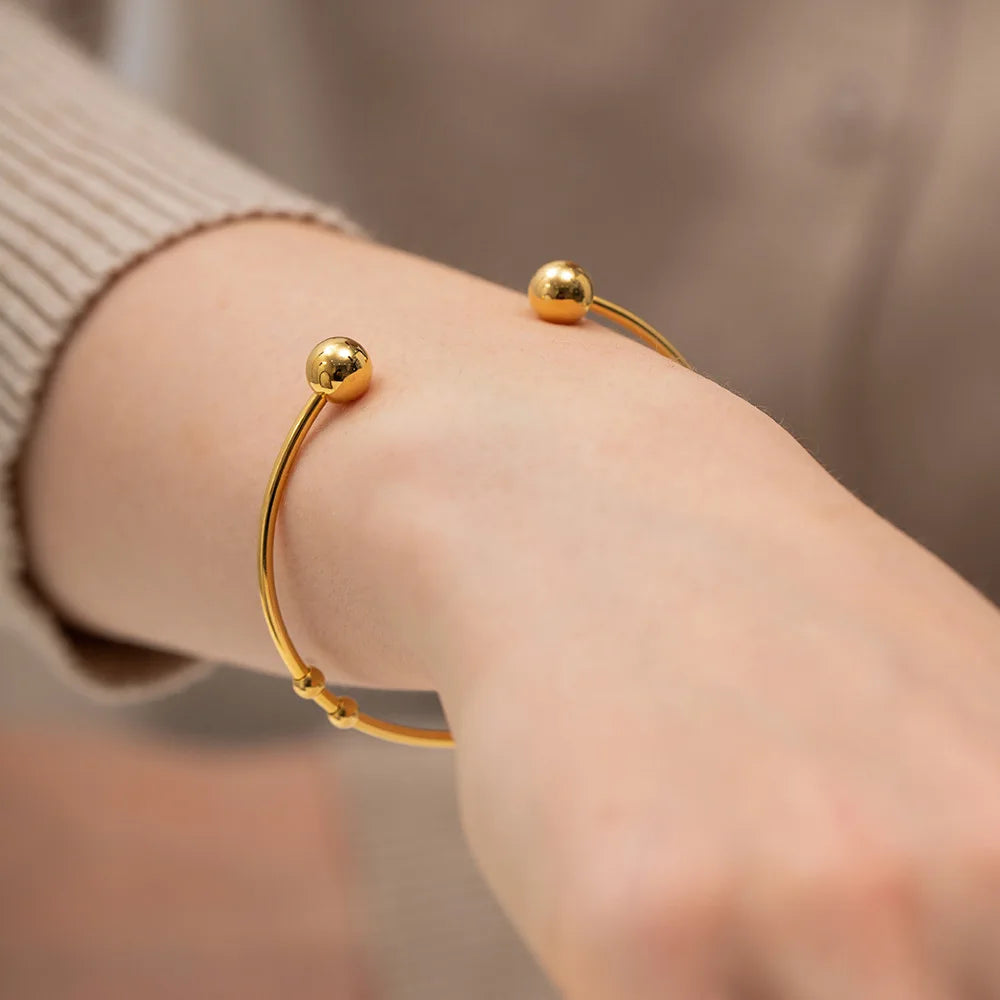 Dropshipping 2023 New Design Fashion Jewelry Waterproof Gold Plated Stainless Steel Cuff Bracelet Open Size DIY Charms Bracelet