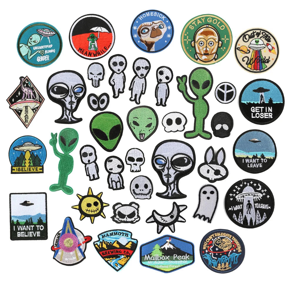 Cute White Green Color Iron Textile Embroidery Small Round Planet Starry Sky Skull Ghost ET alien Patches for Kids Clothes