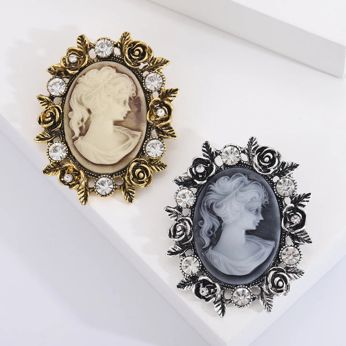 Vintage Women Brooch Badge Lapel Pin Flower Brooch Cloths Accessories Alloy Crystal Beauty Head Cameo Brooch Pin