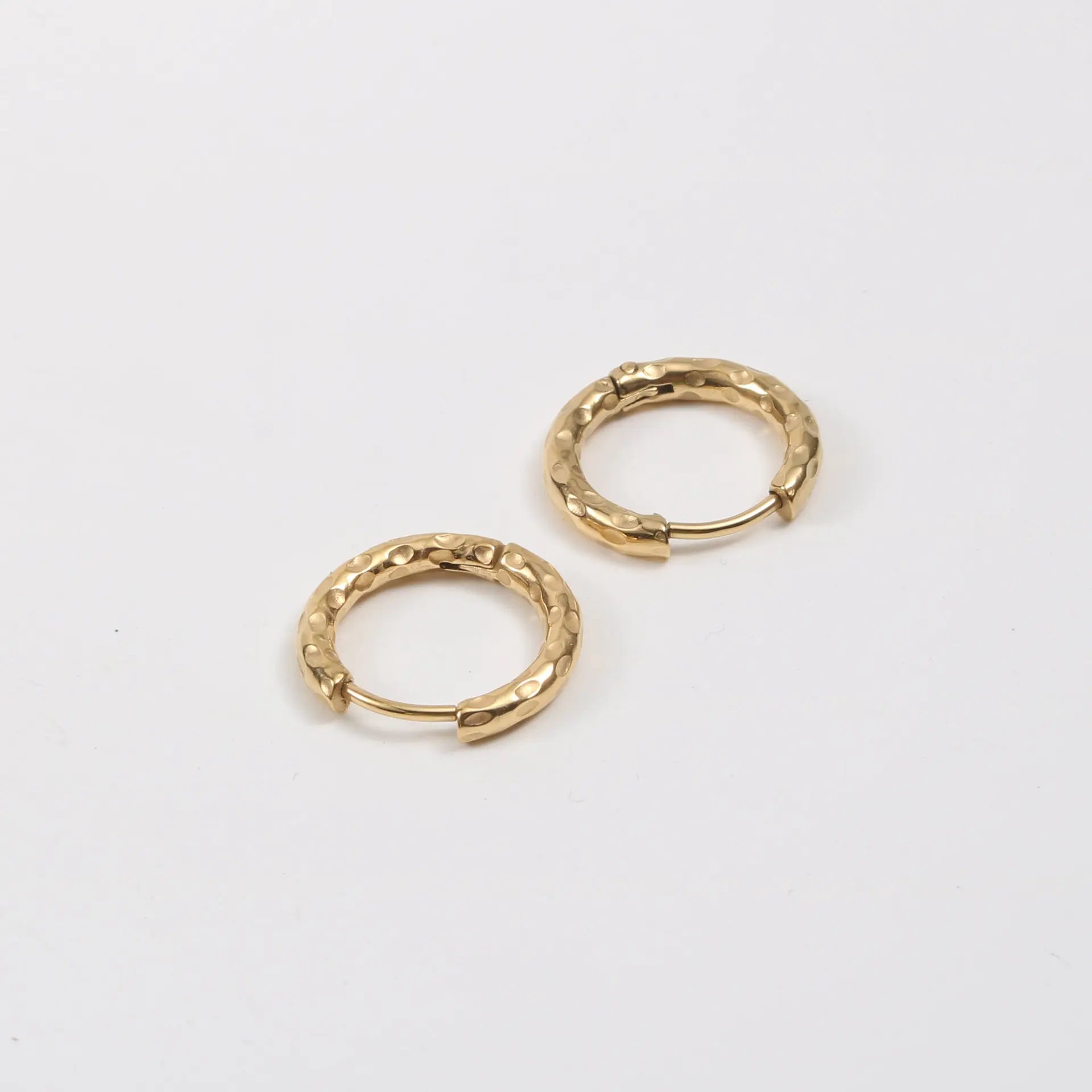 Trendy 17mm Hammered Design Hoop Earring Gold Plated Hoop Huggie Earrings Jewelry for Women