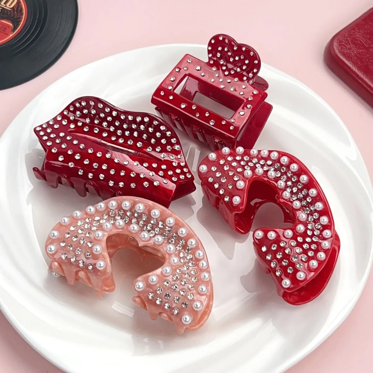 Custom Handmade Red Acetate Hair Claws Elegant Cute Love Rhinestone Hair Claws French Luxury Pearl Hair Claws Wholesale