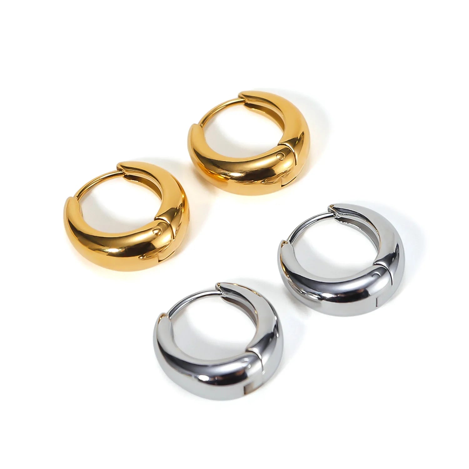New Fashion Trends Minimalist French Huggies Earrings Personalised PVD 18K Gold Plated Stainless Steel Hoop Earrings for Women