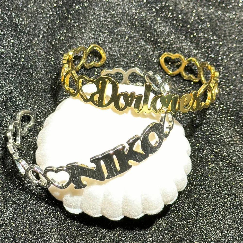 QIUHAN ODM Custom Name Bangle Infinite Heart Personalized Reverse Letter Cuff Bracelet Stainless Steel Gold Jewelry Gift