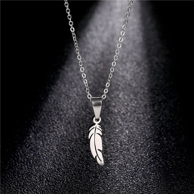 Wholesale Women's Trendy Stainless Steel Feather Necklace with Titanium Leaf Pendant Link Chain Jewelry