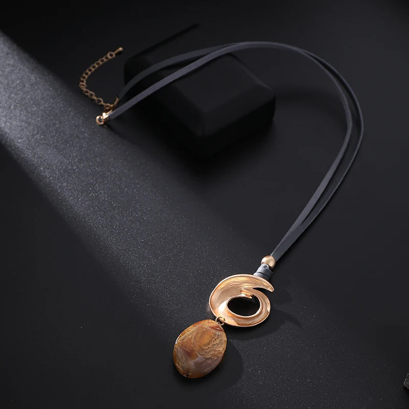 TongLing European Retro Long Sweater Necklace Female Vintage Alloy Resin Necklace for Daily Life