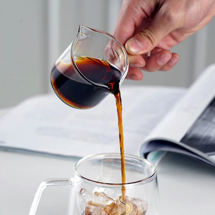 Cheap Price Borosilicate Heat Resistant Glass Cream Cup Glass Pour Cup With Wooden Handle