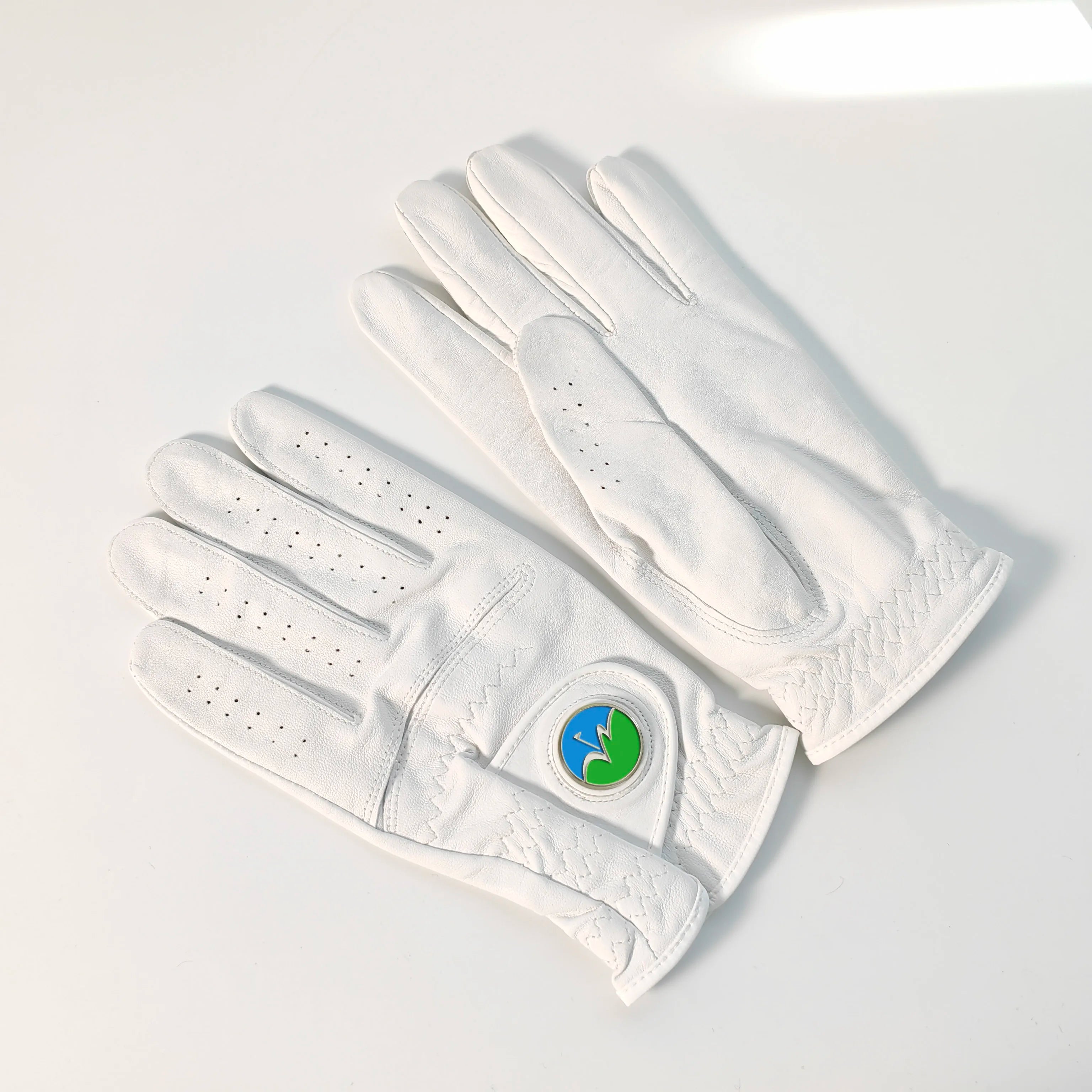 Wholesale Custom Cabretta Leather Soft Golf Gloves With Magnetic Ball Marker