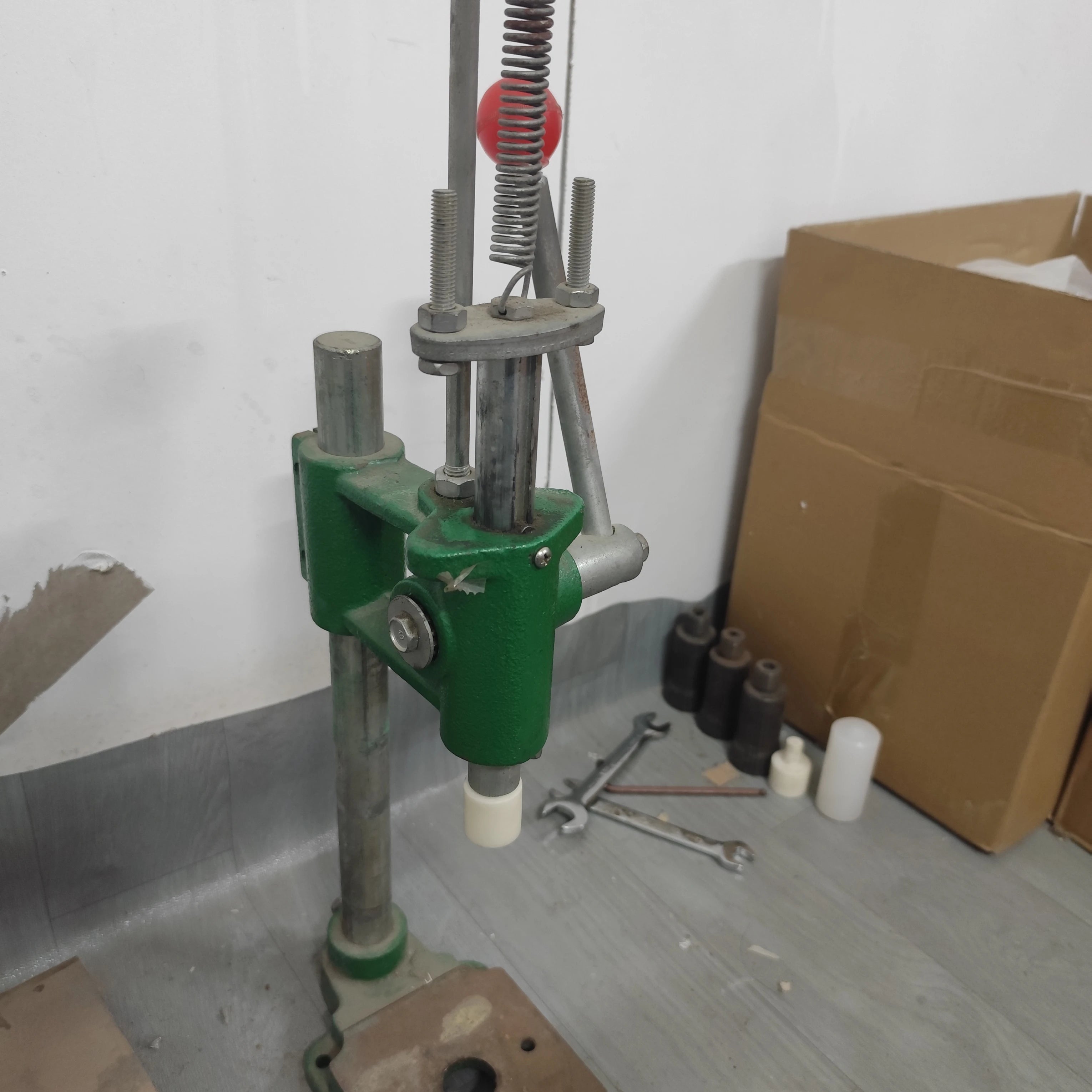 13mm15mm Perfume Press with Pump Sprayer Sealing Type