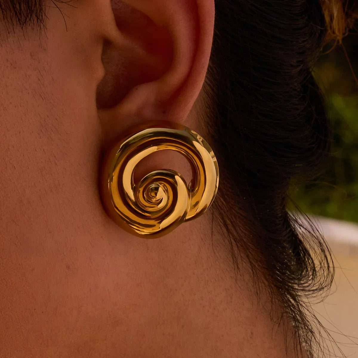 Vintage 18K Gold Stainless Steel Statement Earrings-Waterproof Conch Design Earring Trendy Glossy Spiral Hollow Out Earrings