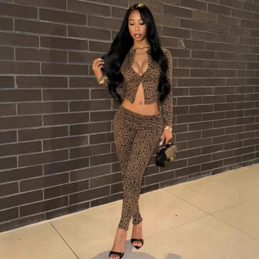 New Arrival Elegant Deep V-neck Waist-cinching Top with High-waisted Skinny Pants Leopard Print Two-piece Set