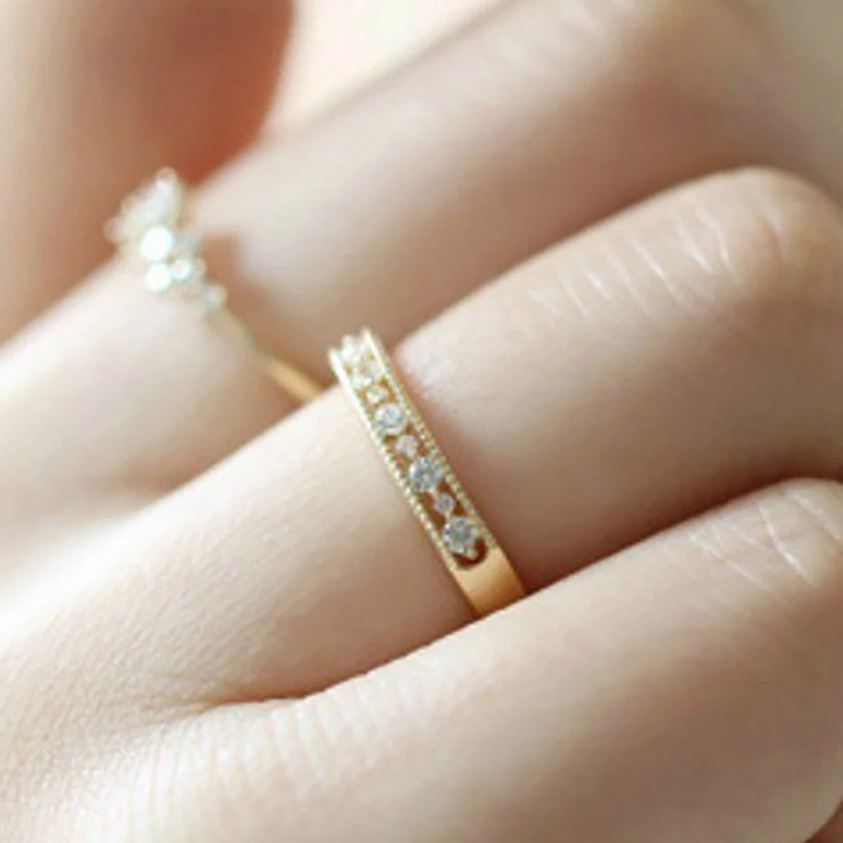 CAOSHI Factory Wholesale Exquisite Hollow Design Imitated Diamond Finger Ring for Women Wedding Silver/Gold Plated Rings Jewelry