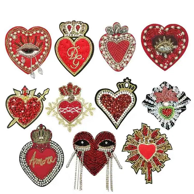 Customized 3D Heart Iron-On Embroidered Patch Fabric Heat Transfer Techniques for Personalized Clothing Hats & Shoes Decoration