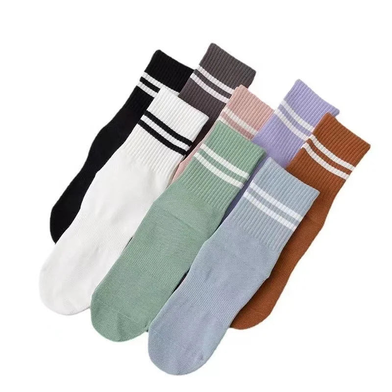 Wholesale Women's Crew Knitted Custom 100% Cotton Breathable Yoga Sports Socks Anti-slip Gym Fitness Pilates Socks