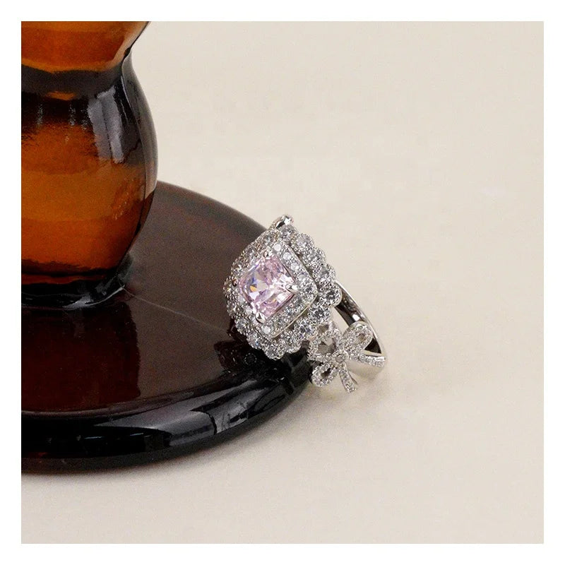 Wholesale Pink High Carbon Diamond Luxury Jewelry Blingbling Cute Fashion Women Engagement Shiny Eternity Band Rings for Women