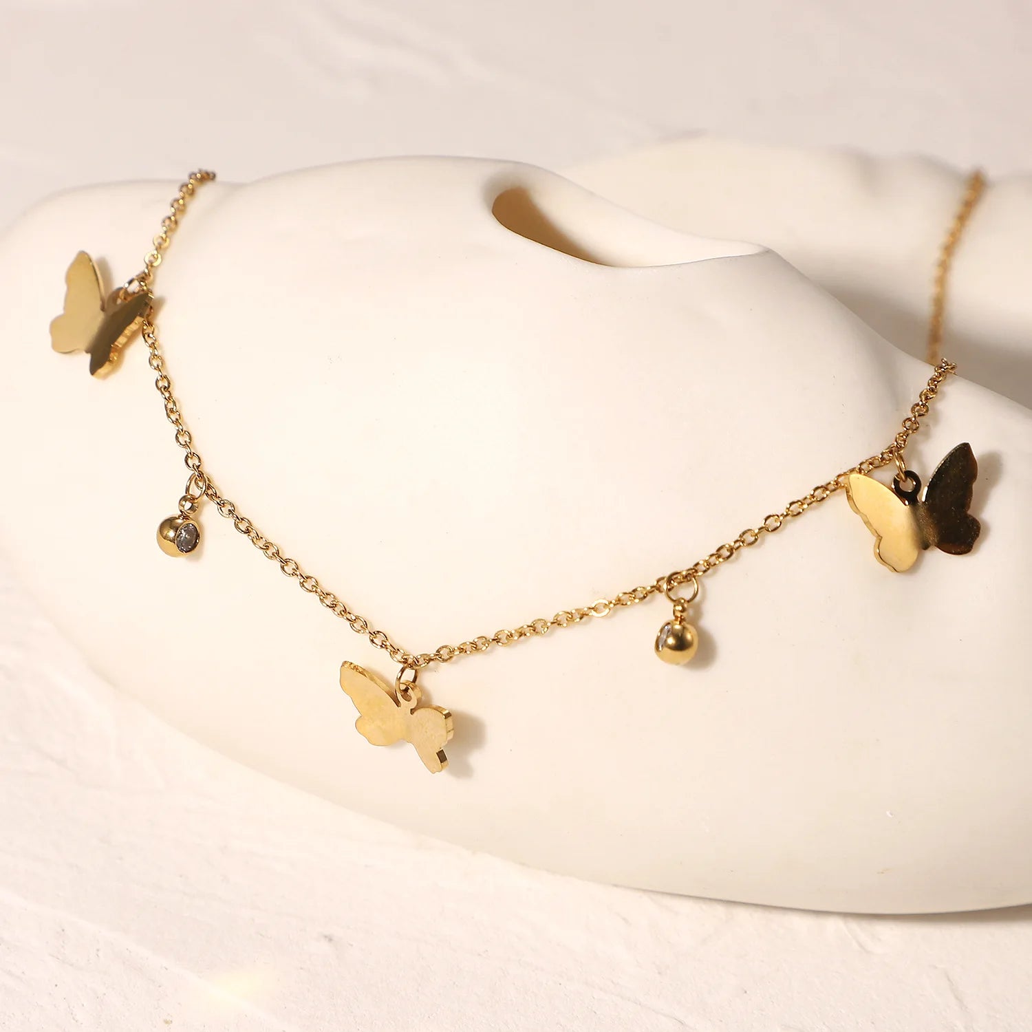 Classic Fashion Design 14K Gold Stainless Steel Charm Necklace European and American Butterfly Pendant Necklace