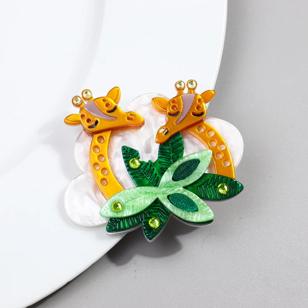 Yiwu Wholesale Cute Cartoon Giraffe Cloud Leaf Rhinestone Couple Clothing Accessories Animal Pin Creative Acrylic Brooch Gifts