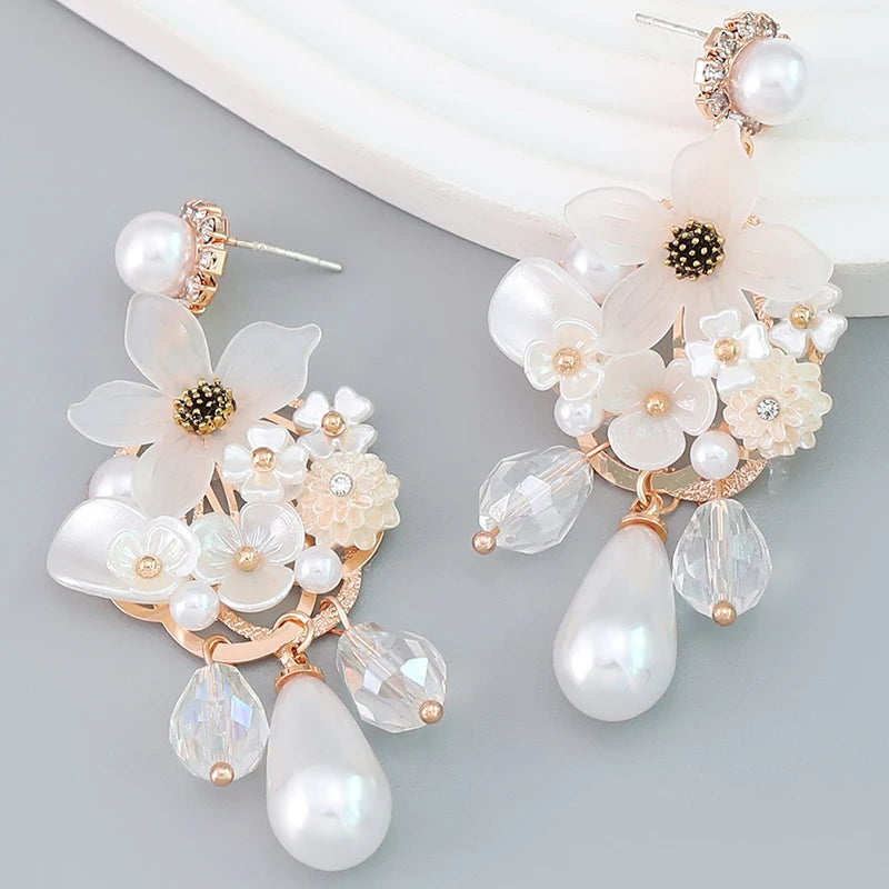 2023 New Arrival Fashion Jewelry Spring New Flower Earrings Girl Heart Alloy Resin Flower Pearl Beaded Korean Flower Earrings