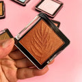 Hot Selling Compact Palette Vegan Embossed Highlights High Pigment Mineral Pressed Powder Highlighter Private Label Vegan Makeup
