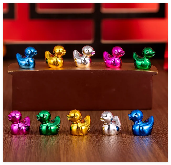 Unique Resin Gold Plated Cute Cartoon Christmas Duck Miniature fairy Garden Ornaments Cartoon Children Small Animal Figurines