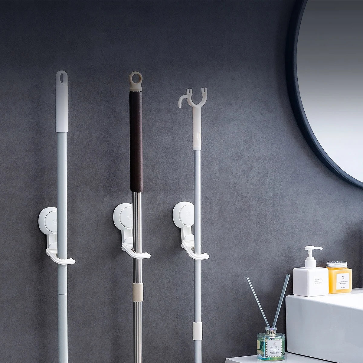 Hot Sale Wall Mount Multipurpose Mop Hanger Broom and Mop Holder Rack Tool Waterproof Mop Holder