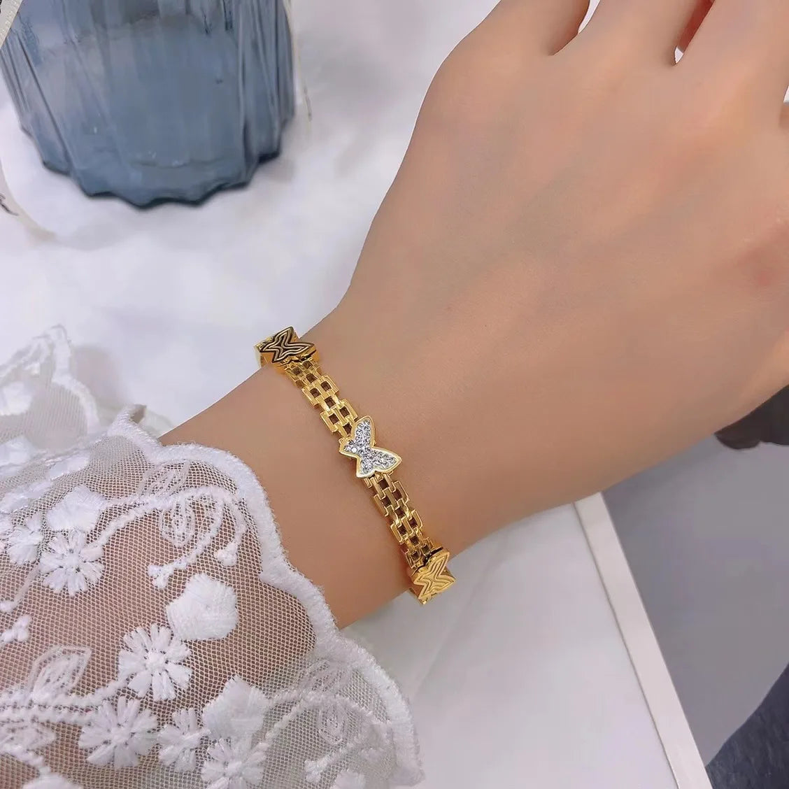 18K Gold Plated Women Bangle Classic Butterfly Bracelet Fashion Stainless Steel Trend Bracelet Bangle