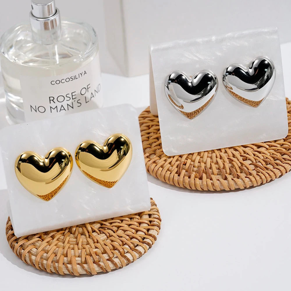 PVD 18K Gold Plated Stainless Steel Jewelry Smooth Heart Love Stud Earrings Waterproof for Woman Party Earrings E251665