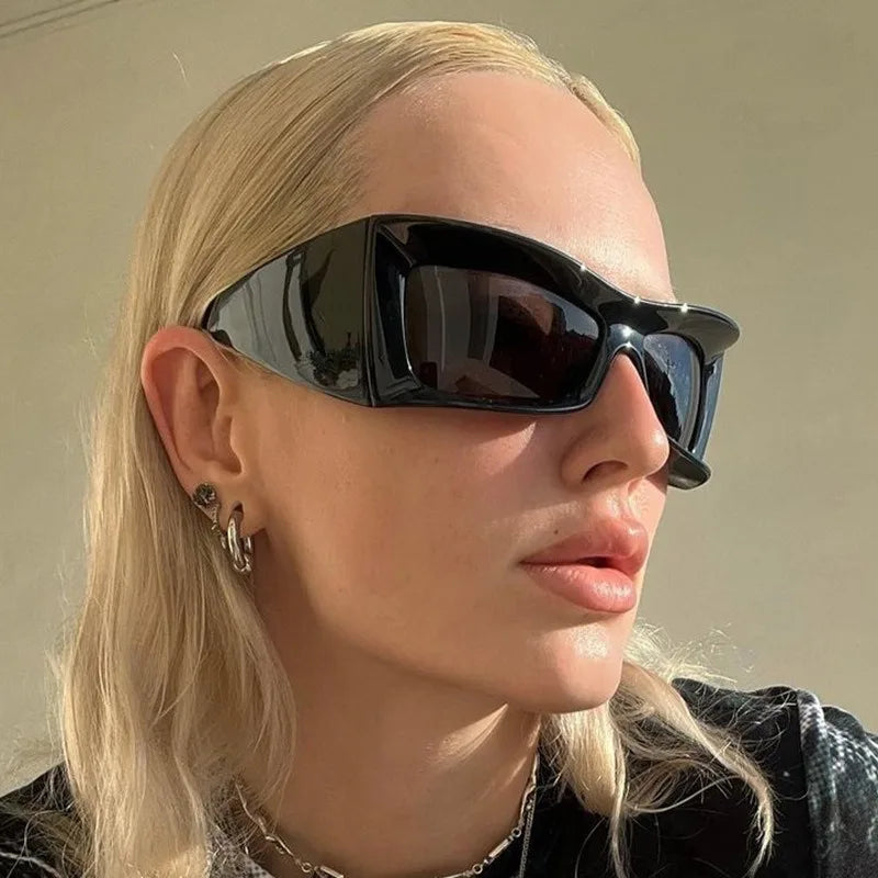 QSKY Wholesale New Ladies Exaggerated Large Frame Sunglasses Hip Hop Style Personality Retro Punk Wrap Bicycle Riding Glasses